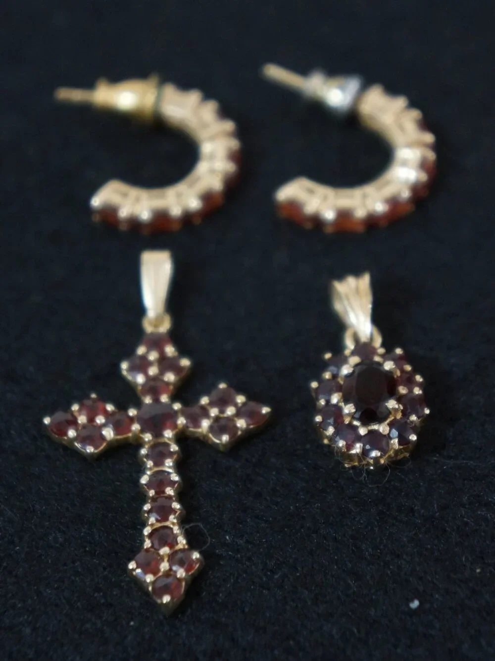 VTG OroAmerica 14K Gold Bohemian Garnet Cross Pendant Necklace Earrings Set
